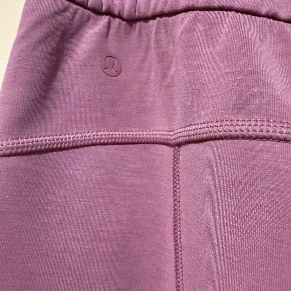 Lululemon Softstreme High-Rise Straight Leg Cropped Pant in Velvet Dust Size 10 - Picture 4 of 16